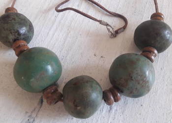 Naszyjnik ceramiczny ręcznie wykonany.