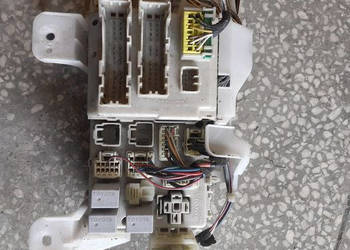 Skrzynka bezpieczników 2.0 d4d e12 Corolla