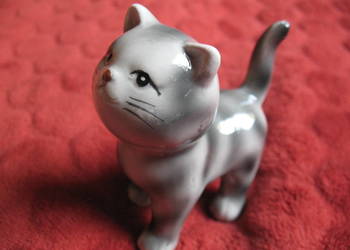 KOT - pręgowany 8,5 x 4 x 8 cm Figurka z porcelany