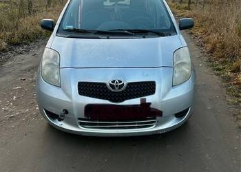 Toyota yaris 2 na części
