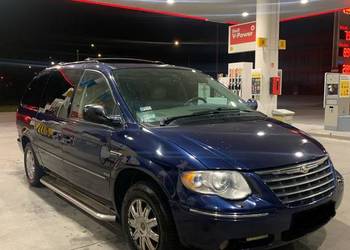 Chrysler town and country 3.8lpg  Stow ’n Go big van