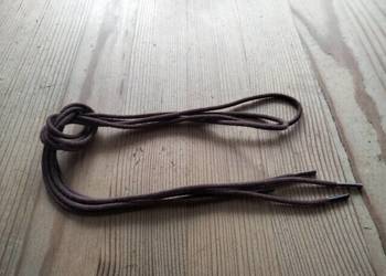 Sznurowadła okrągłe cienkie długość 90 cm kolor brązowy