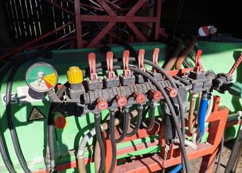 Opryskiwacz Krukowiak Heros 800 l 15 belka ręcznie rozkladany