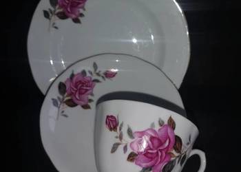 Filiżanka z talerzykiem deserowym, róża, Made in China