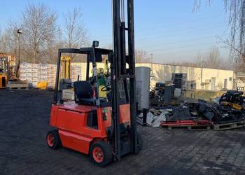 Linde E16 elektryczny, maszt z wolnym skokiem