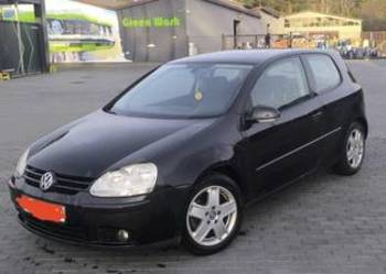 VOLKSWAGEN GOLF V