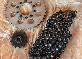 Nowe zębatki , łańcuch z czasów PRL do Komara