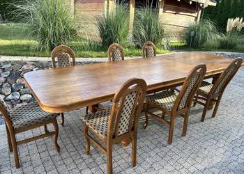 Bardzo solidny stół dębowy z krzeslami