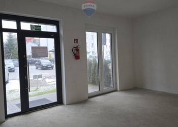 Lokal handlowo- usługowy 25m2