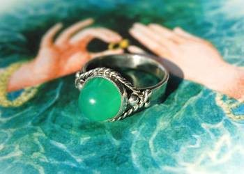 Stary pierścionek srebrny, zielony chryzopraz kamień r. 17 vintage PRL