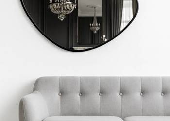 Lustro o nieregularnym kształcie w ramie- OBSYDIAN W RAMIE