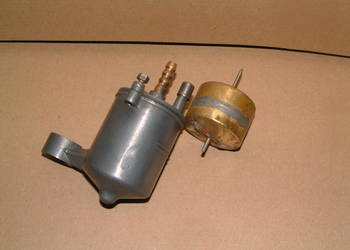 IZ 350 49 duża komora pływakowa wraz z pływakiem.