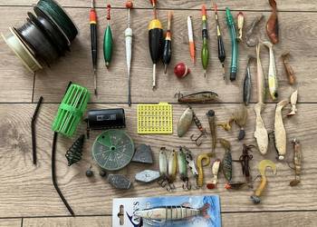 Zestaw wędkarstwo zestaw przynęt haczyki spławiki ołów itd.