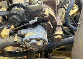 Pompa jazdy Sauer SPV2 kombajn New Holland Tx36 inne