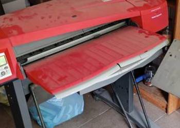 Syndyk sprzeda drukarkę wielkoformatową