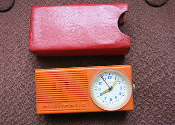 Miniaturowy zegarek-budzik Ruhla midimatic, zegarek nakręcany Miniaturowy zegarek-budzik Ruhla midimatic, zegarek nakręcany