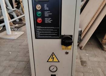 Przemysłowy agregat chłodniczy (chiller)