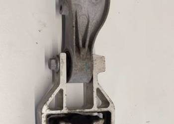 VOLVO XC40 ŁAPA PODUSZKA SKRZYNI 32222105