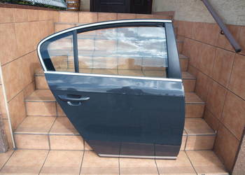 VW Passat B7 sedan drzwi prawe tył + listwy chrom (kompletne) 2010 - 2014r