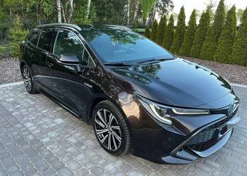 Toyota Corolla 2.0 Hybrid Kombi 2021 z Polskiego Salonu