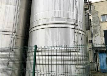 Zbiornik ze stali nierdzewnej 66m3 (40 + 26 m3) z grzaniem i mocnym lejem Zbiornik ze stali nierdzewnej 66m3 (40 + 26 m3) z grzaniem i mocnym lejem