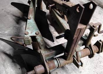 Sprzedam 3 pługi dwu skibowe z krojem