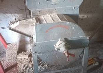 Młynek, śrutownik z silnikiem