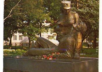 KOŁOBRZEG POMNIK SANITARIUSZKI