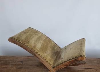 Podnóżek bujany – okres międzywojenny, lite drewno, oryginalna patyna