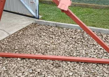 Podnosnik samochodowy przechyłowy