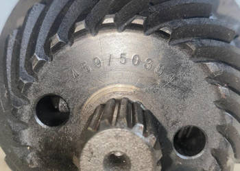 JCB 3CX - wałek zębaty 459/50384