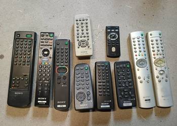 Piloty marki Sony i inne