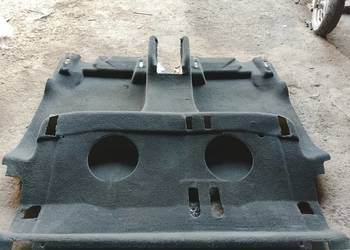 VW Tuareg Tylna część dolnej wykładziny