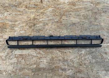 Środkowa kratka zderzaka przód Audi a4 b9 16-19 8W0 zwykła 8W0807683