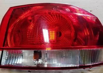 VW GOLF VI HB 08-13 LAMPA TYLNA PRAWA W BŁOTNIK