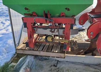 Rozsiewacz nawzou Strumyk 600l dwutalerzowy