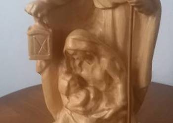 Drewniana rzeźba Świętej Rodziny