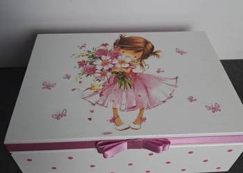 Szkatułka z dziewczynką decoupage Szkatułka z dziewczynką decoupage