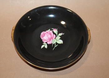 Czarny talerzyk z różą Zeh Scherzer Bavaria 1949 - 1991 nr 1661