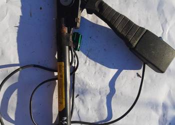 Opel Astra H GTC lewy napinacz pasa 2 wtyczki