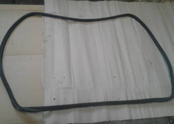 nissan terrano 1 uszczelka karoseryjna klapy
