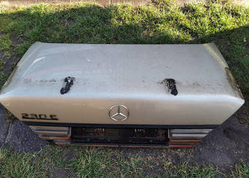 Klapa tylna tył bagażnik Mercedes W124 przedliftowy