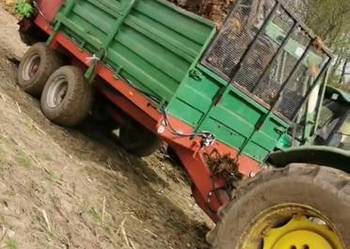 Rozrzutnik obornika Warfama 8t w bardzo dobrym stanie hydrauliczny posuw