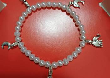 Bransoletka z koralików z zawieszkami