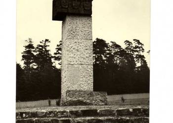 ŚWIĘTA KATARZYNA POMNIK PARTYZANTÓW ZIEMI KIELECKIEJ CZARNO BIAŁA ŚWIĘTA KATARZYNA POMNIK PARTYZANTÓW ZIEMI KIELECKIEJ CZARNO BIAŁA