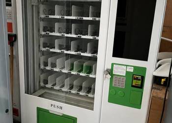 Sprzedam automat samosprzedajacy z windą