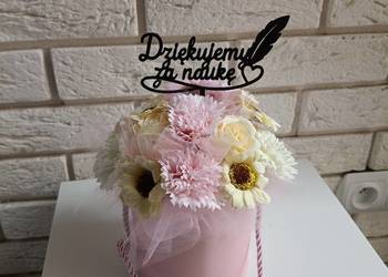 Flowerbox z kwiatów mydlanych prezent na zakończenie roku