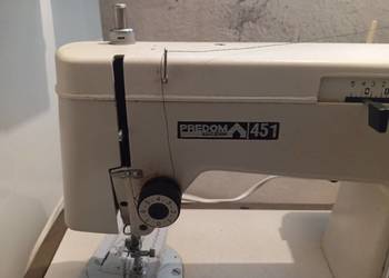 Maszyna do szycia Łucznik 451