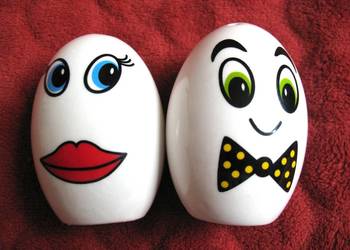 Sól i pieprz_ para jajek "Mr. & Mrs. Humpty Dumpty"- solniczka i pieprznicz