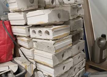 Białe cegły po remoncie